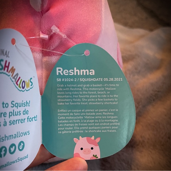 🐮 NWT’s 8 inch Strawberry Reshma the Cow Squishmallow - Picture 4 of 5